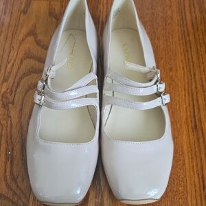 Nine West Beige Triple Strap Flats